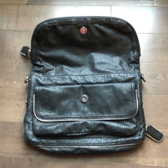 BCBG clutch bag. Never used. Not real leather. - Picture 4 of 6